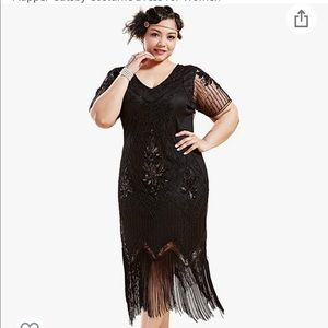 Gatsby style 1920’s flapper dress and accessories